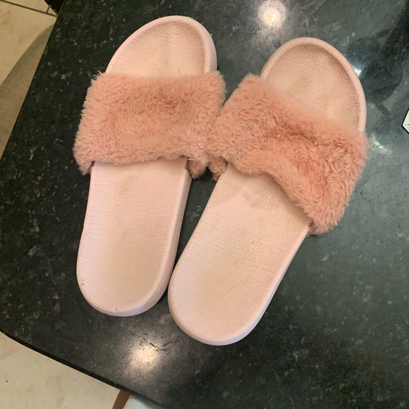 Assorted sandals - Picture 5 of 6